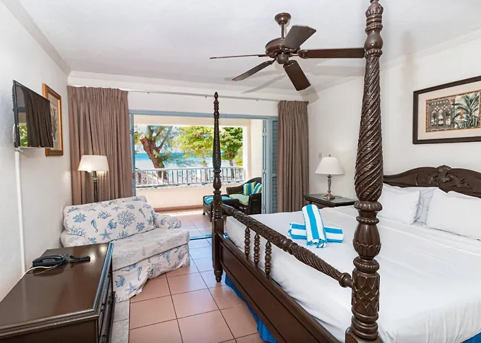 Savannah Beach Club Hotel